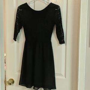 H&M | Flirty Black Dress